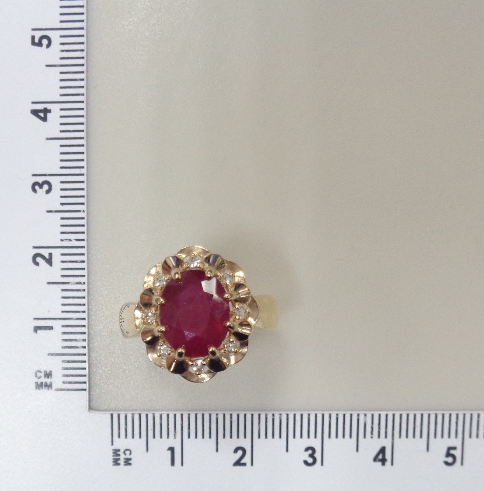 Серебряное кольцо с рубином